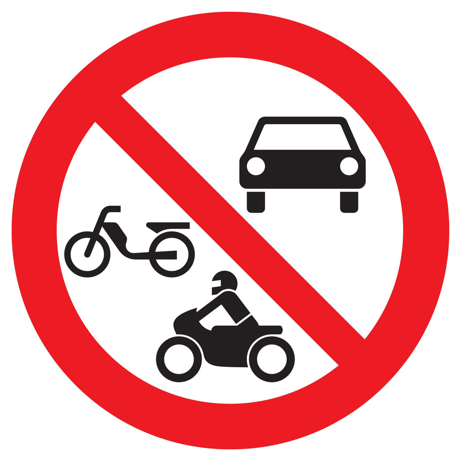 PANNEAU INTERDIT À TOUT VÉHICULE MOTORISÉ
